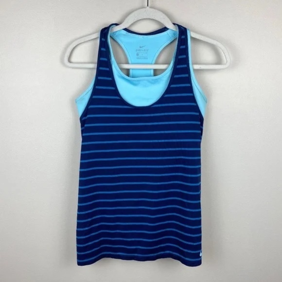 Bundle of 4 Nike Athletic Tank Tops - Size Medium - Picture 8 of 11